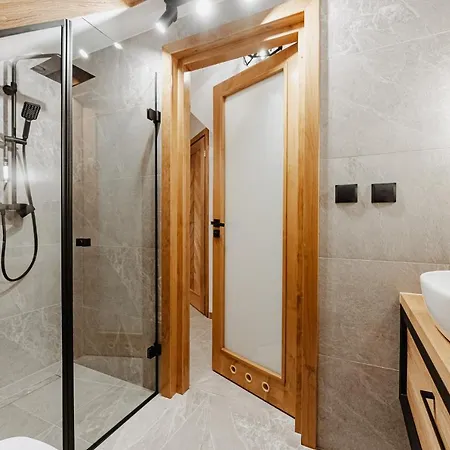 Schronisko Snow Apartment *