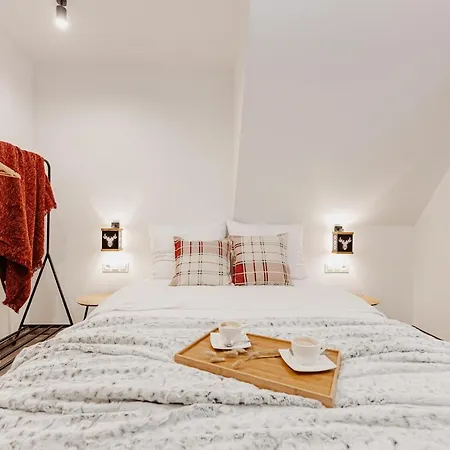Schronisko Snow Apartment *